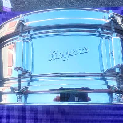 Rogers PowerTone 5x14" 8-Lug Brass Snare Drum with "Beavertail" Lugs 1963 - 1973 - Chrome image 9