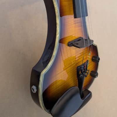 Fender FV-3 Deluxe Electric Violin Sunburst with Hard Case Bow & Accesories image 7