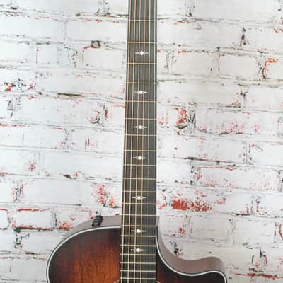 Taylor -(2025) 324ce - Acoustic-Electric Guitar - Mahogany/Mahogany - Shaded Edge Burst Top - w/ Hardshell Case - x5066 image 3