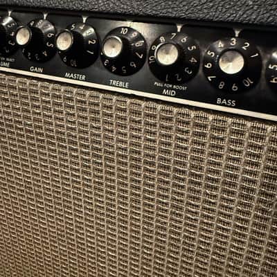 Fender Deluxe Reverb II 2-Channel 20-Watt 1x12" Guitar Combo - Black image 7