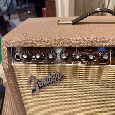 Fender Acoustasonic Junior DSP 2-Channel 2 x 40-Watt 2x8" Acoustic Guitar Amp with Onboard Effects 2004 - 2011 - Brown image 2