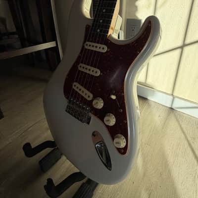 Fender Vintera 60s Stratocaster - Lilac image 3