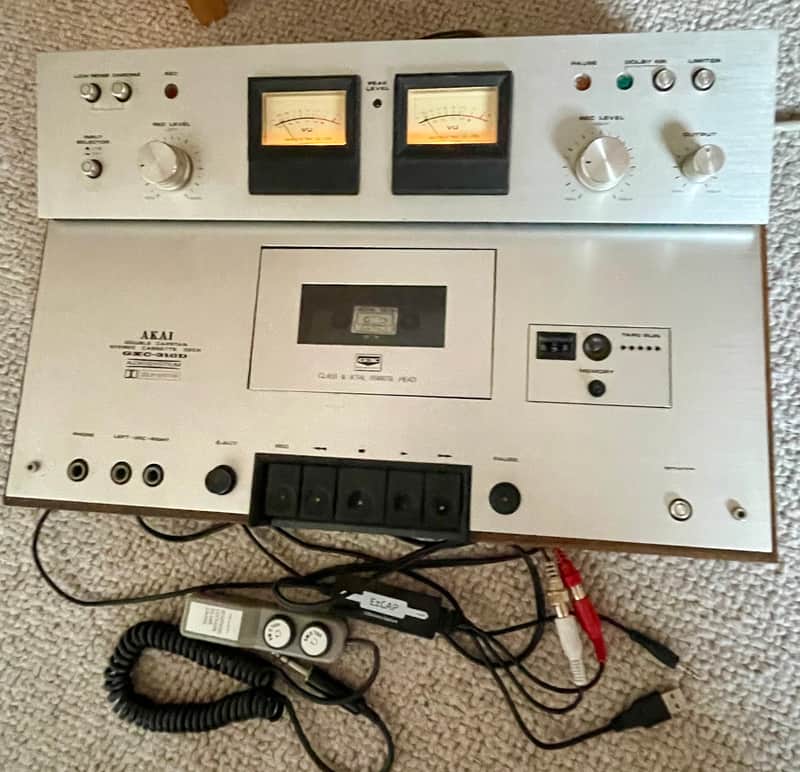 Immagine Vintage Akai GXC-310D Cassette Deck Bundle – Lights Up / Motor Runs (As-Is / For Parts or Repair) - 1