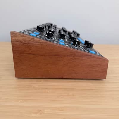 GS Music E7 Desktop Synthesizer (Black + Blue) image 4