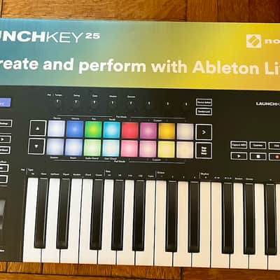 Novation Launchkey 25 MK3 25-key Keyboard Controller image 3