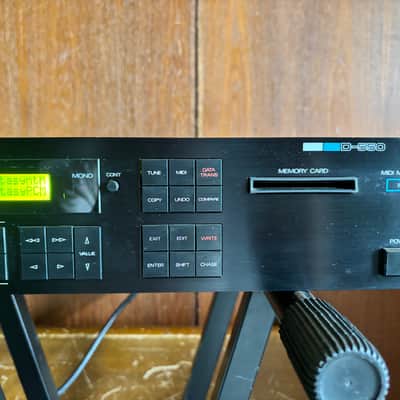 Roland D-550 LINER SYNTHESIZER New internal battery & Display D-50 rack version image 4