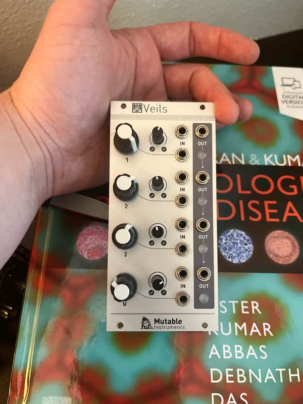 Mutable Instruments Veils 2017 - Present - Silver image 1