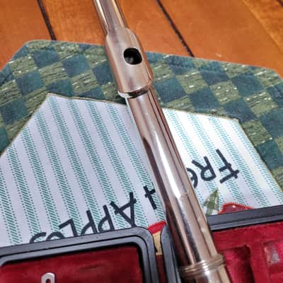 Yamaha YFL-211-(closed hole)Flute-2026 - Silver Plated- Beautiful! image 6