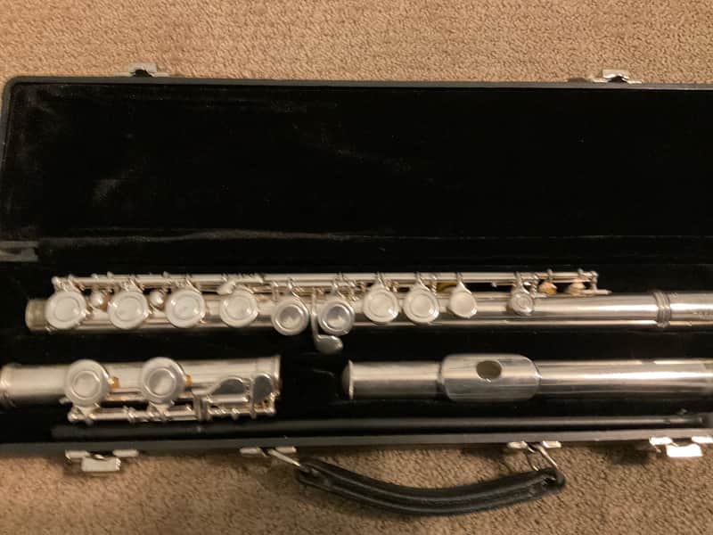 Gemeinhardt Closed Hole Flute w/All New Pads, Clean image 1