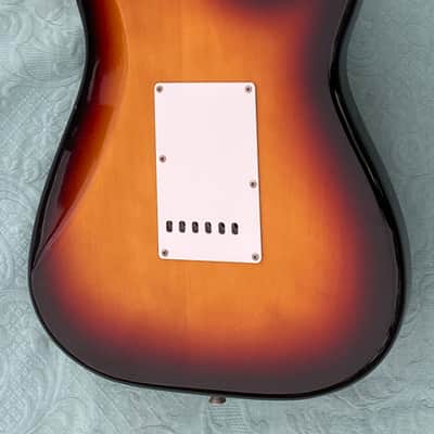 Fender Stratocaster LEFTY 1996 - Sunburst Made in Japan image 9
