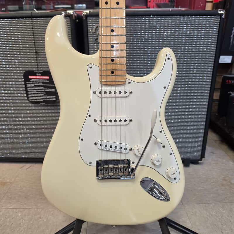 Used 2008 Fender American Standard Stratocaster Olympic White with Hard Case image 1