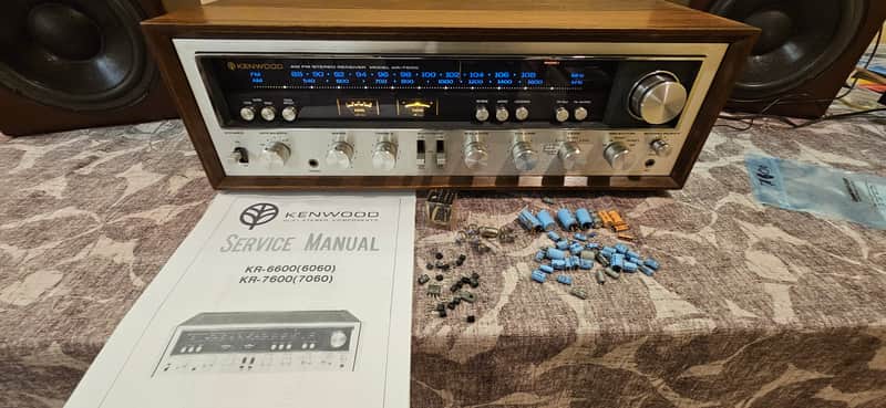 Kenwood KR-7600 70's - Black and Silver