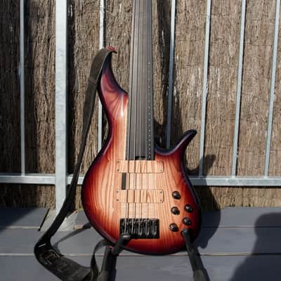 F Bass BNF 5 ca. 2010 - Sunburst image 1