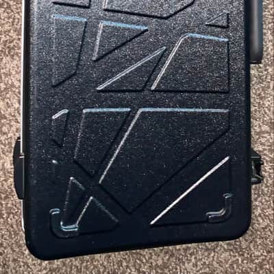 EVH Wolfgang Hard shell electric guitar Case 2010s - Black image 3