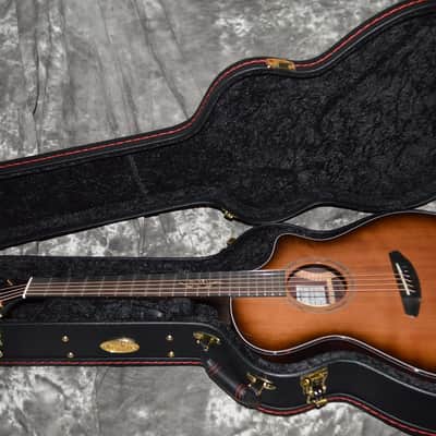 Breedlove Premier Concert Limited no. 13 of 20 made 2025 - Shadowburst Gloss image 3