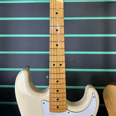 Fender MIJ ST68-85TX Stratocaster Vintage White 2014 Electric Guitar image 6