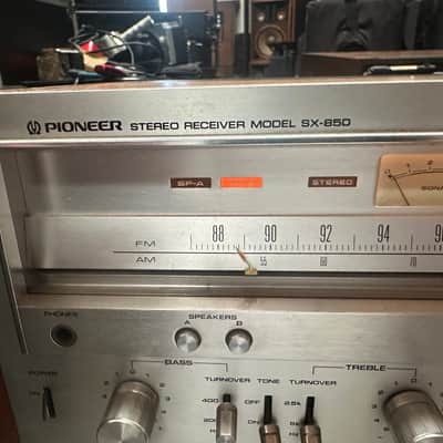 Pioneer SX-850 65-Watt Stereo Solid-State Receiver 1976 - 1978 - Silver image 2