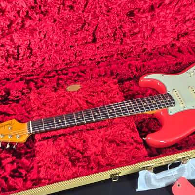 Fende 0170250840 Limited Eddition American Vintage II 61 Stratocaster Electric Guitar, RW, Fiesta Red image 9