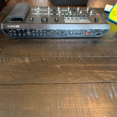 Line 6 Helix Floor with Gator Hardshell Rolling Case. image 3