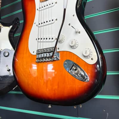 Fender Classic Series '50s Stratocaster 3-Color Sunburst 2003 Electric Guitar image 5