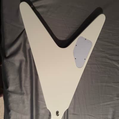 Epiphone Brendon Small Signature "Snow Falcon" Flying V - Snow Burst image 5