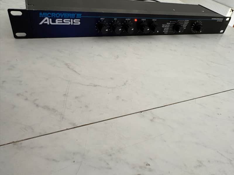 Alesis MicroVerb III 16-Bit Digital Reverb and Delay 1991 - 1996 - Black image 1