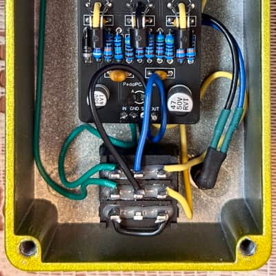 Grunge Bob Square Fuzz Si (Doomstick clone) 2025 - Yellow Sparkle with graphics image 3