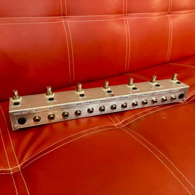 Loop-Master 5 Way Switcher w/ Bypass & Tuner image 4