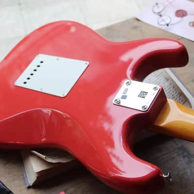 Fender American Vintage II '61 Stratocaster Fiesta Red, HARDCASE image 6