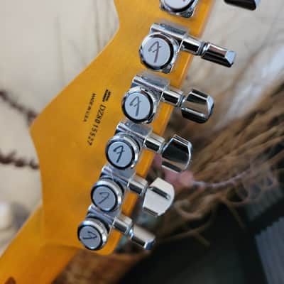 Fender RARE Fender VG Deluxe Stratocaster 2008 - Faded Cherry Burst image 5