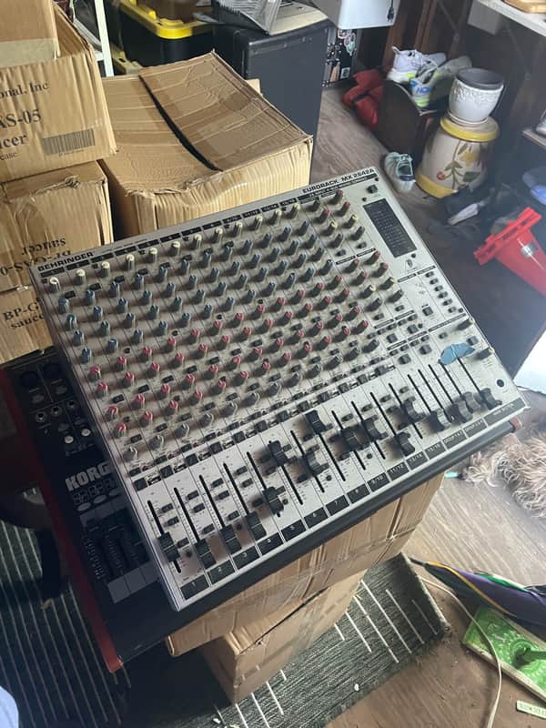 Behringer Eurorack MX2642A 26-Input 4-Bus Mixer - Silver image 1
