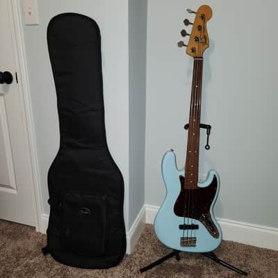 Fender Vintera '60s Jazz Bass with Pau Ferro Fretboard 2019 - Present - Daphne Blue image 11
