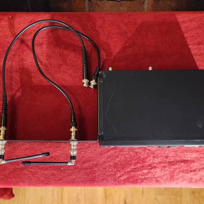Shure Lot of Wireless Receivers & Antenna ULXS4 & 2 Each Of UC4-UA w/ Mini XLR Adapters & 6 Antenna image 5