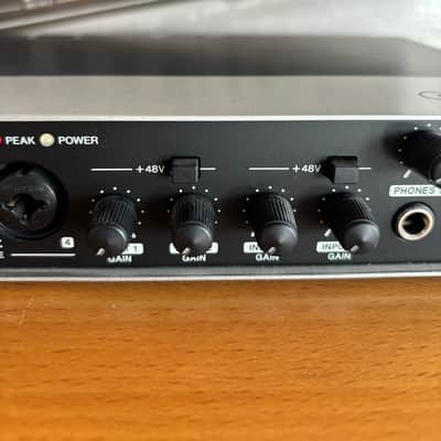 Steinberg UR44 6x4 USB 2.0 Audio Interface with MIDI - Silver/Black image 4