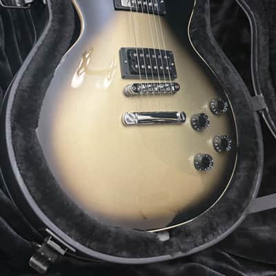 Gibson Adam Jones Signature Les Paul (in mint condition) Standard 2022 - Present - Antique Silverburst. image 13