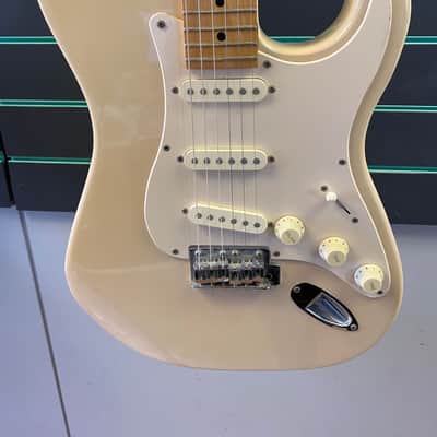 Peavey Predator White 1990-2000 Electric Guitar image 5