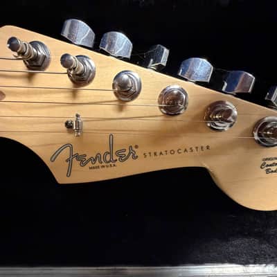Fender American Series VG Stratocaster with Rosewood Fretboard 2007 - 2009 - 3-Color Sunburst image 3