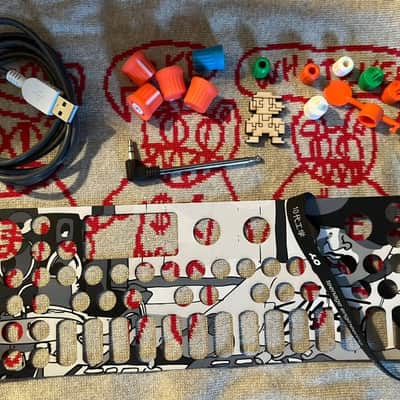 Teenage Engineering OP-1 Keyboard Synthesizer 2021 image 5