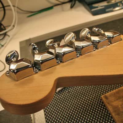 Squier Stratocaster (Gary Hoey Signature) 1995 Red image 11