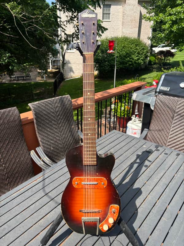 1952 Kay- “Peanut” Model K-125 image 1