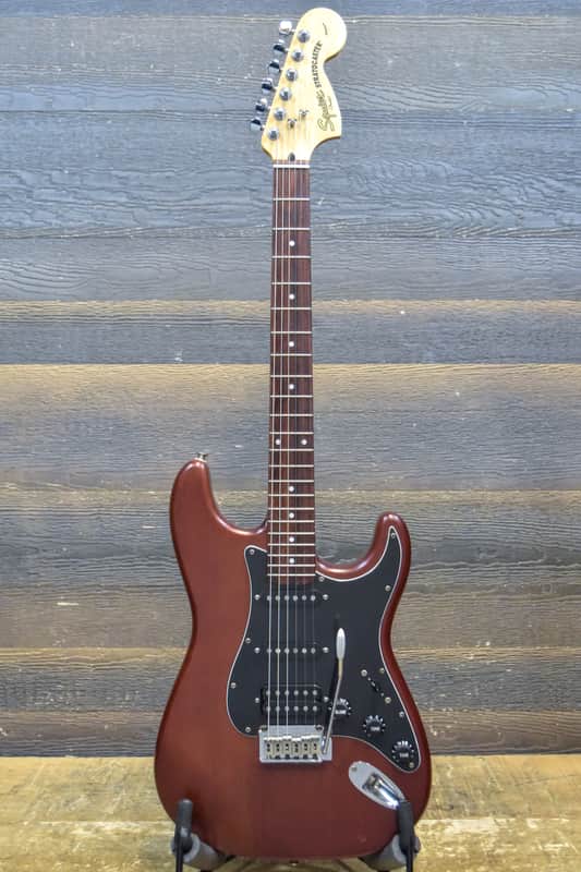 Squier by Fender Standard Fat Strat HSS Satin Walnut Electric