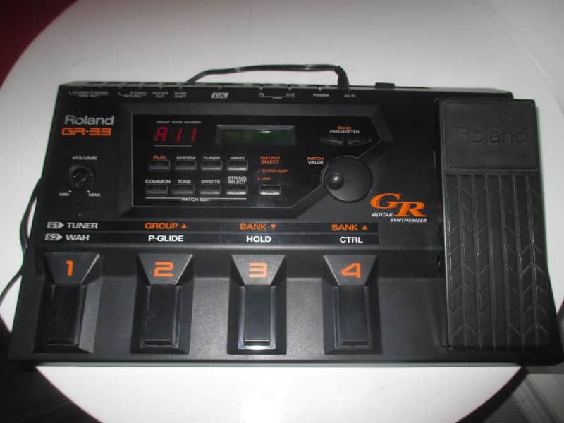 Roland GR-33 Guitar Synthesizer | Reverb Canada