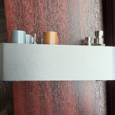 Universal Audio OX Stomp Dynamic Speaker Emulator 2023 - Present - Silver image 5