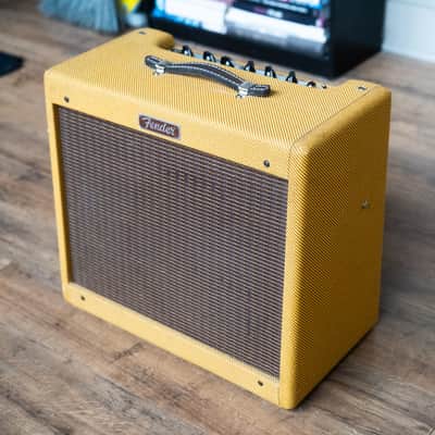 Fender Blues Junior IV FSR Limited Edition Lacquered Tweed 15-Watt 1x12" Guitar Combo 2019 - 2021 - Lacquered Tweed image 3
