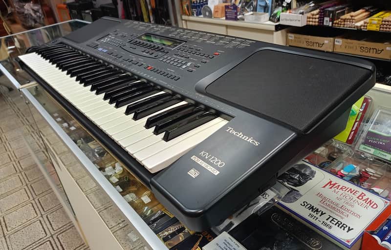 Technics KN1200 - Tastiera 61 tasti con Arranger image 1