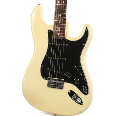 1976 Fender Stratocaster Hardtail with 3-Bolt Neck, Rosewood Fretboard 1971 - 1977 - Olympic White image 9