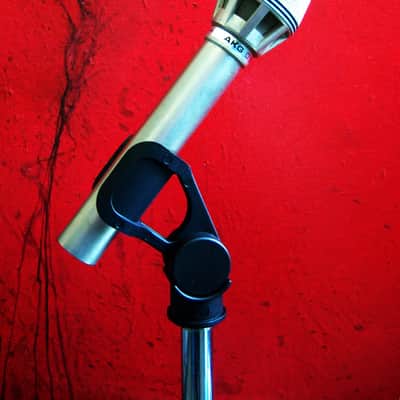 Vintage 1970's AKG D190E / D190ES dynamic cardioid microphone w mic clip 200 OHMS Low Z D1000E D330BT image 9