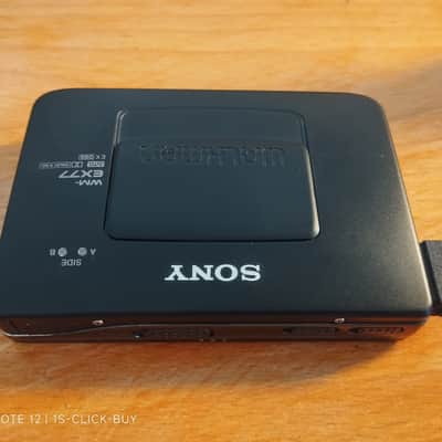 Sony WM EX 77 1991 - Sony Walkman Cassette player WM-EX 77 black working image 5