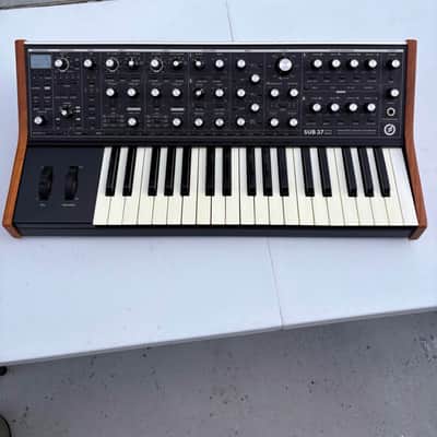 Moog Subsequent 37 Analog Synth 2017 - Present - Black