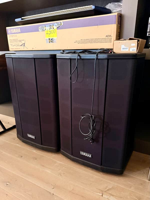 Yamaha KA-30 2x250W Powered Keyboard Speakers image 1